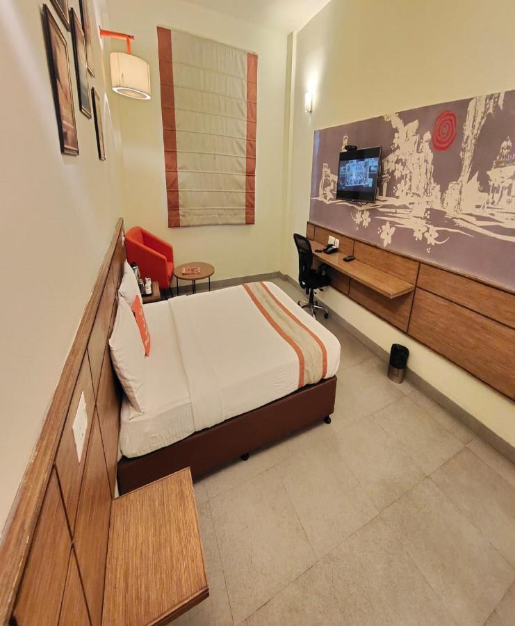 Max Hotels Jabalpur Exterior photo