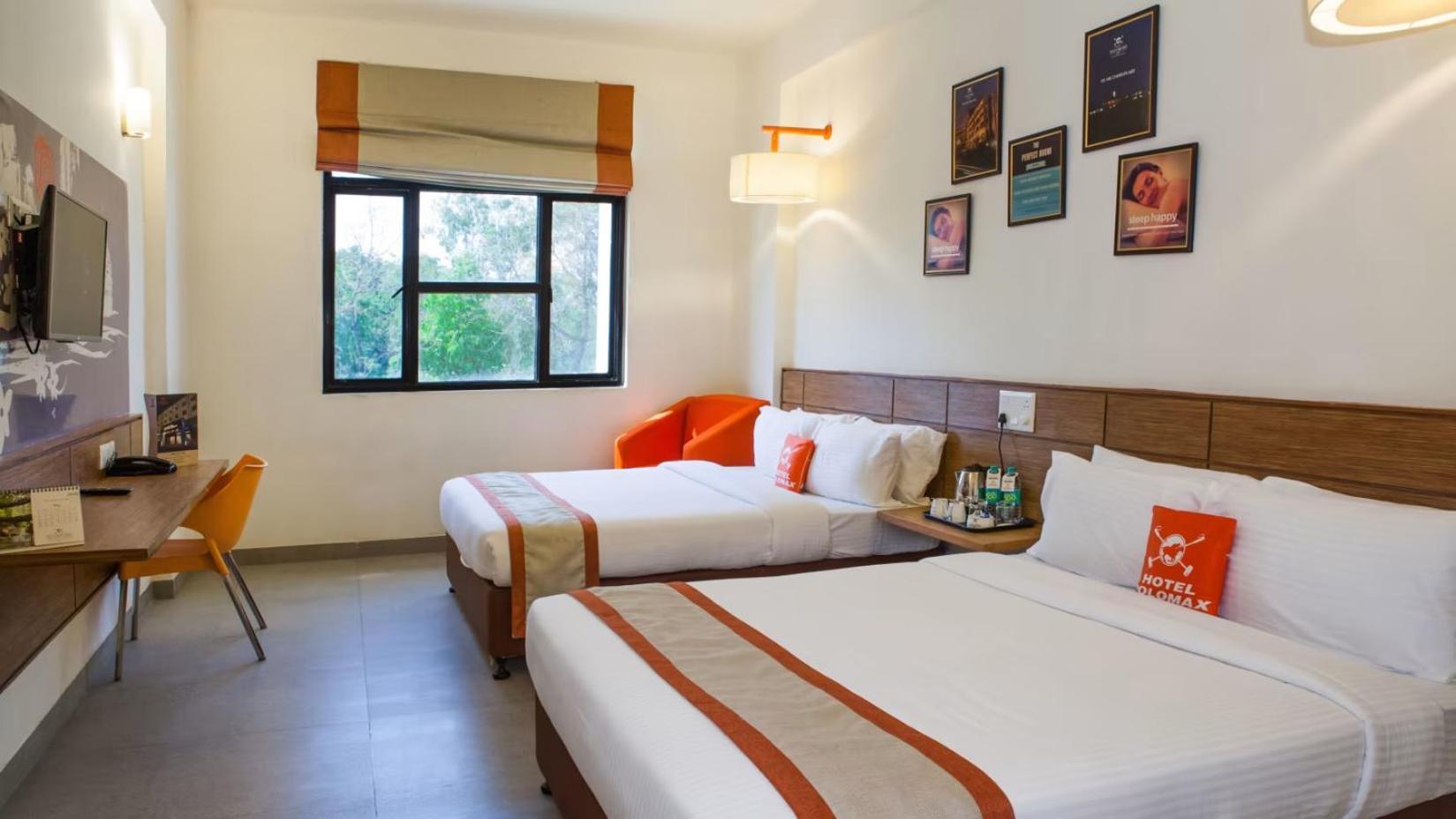 Max Hotels Jabalpur Exterior photo