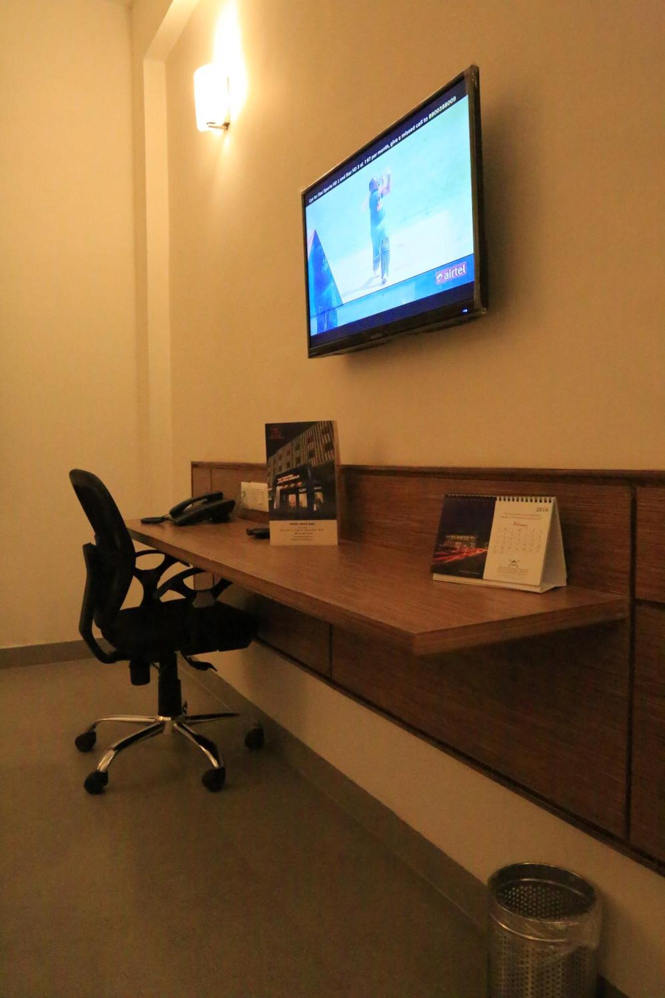 Max Hotels Jabalpur Room photo