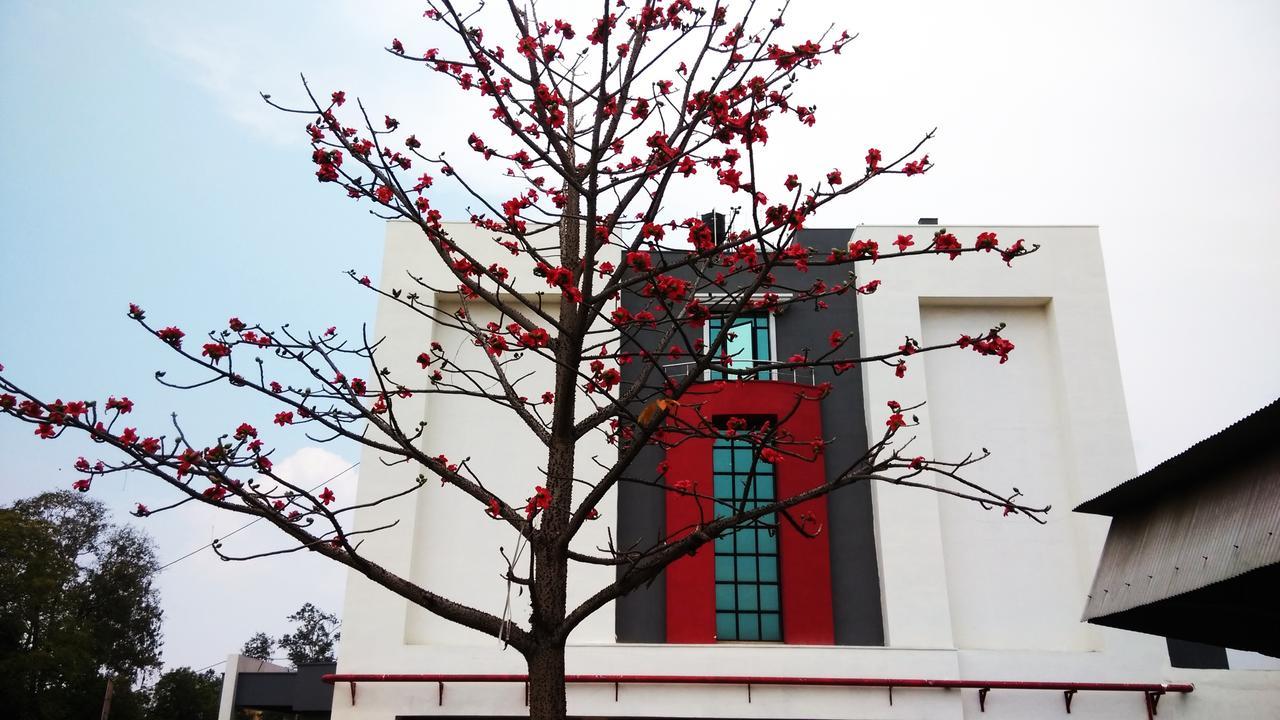 Max Hotels Jabalpur Exterior photo